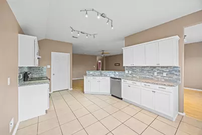 9510 Barr Spring Drive, Humble, TX 77396 - Photo 10
