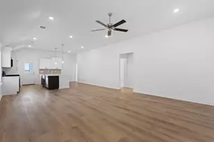 423 Zeus Mountain Dr, Crosby, TX 77532 - Photo 4