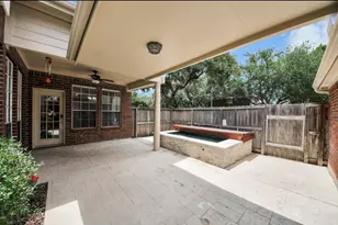 1003 Clarenda Falls Dr, Sugar Land, TX 77479 - Photo 6
