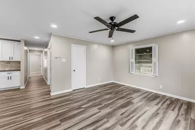 1409 20th Street, Huntsville, TX 77340 - Photo 4