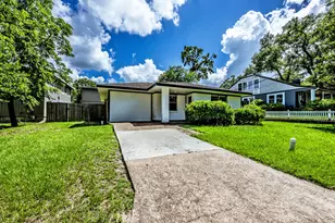 1409 20th St, Huntsville, TX 77340 - Photo 2