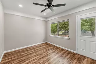 1409 20th St, Huntsville, TX 77340 - Photo 8