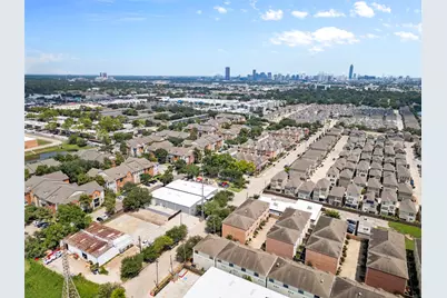 8715 Meadowcroft Drive #201, Houston, TX 77063 - Photo 34