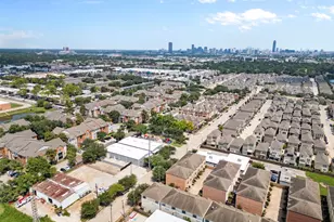 8715 Meadowcroft Dr, Houston, TX 77063 - Photo 34