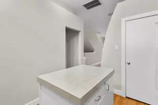 8715 Meadowcroft Dr, Houston, TX 77063 - Photo 8