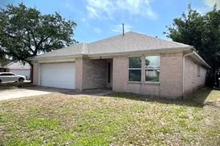 14 Clara Barton Ln, Galveston, TX 77551 - Photo 2