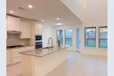 8611 Oakdale Bluff Court, Richmond, TX 77407 - Photo 8