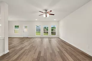 2421 Cindy Ct, Conroe, TX 77304 - Photo 6