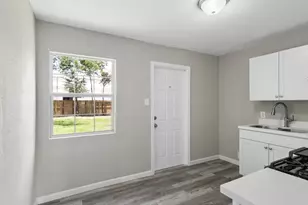 8539 Berndale St, Houston, TX 77029 - Photo 8