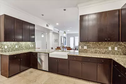 510 Lovett Boulevard #310, Houston, TX 77006 - Photo 16