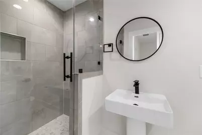 947 Green Meadow Street #B, Houston, TX 77091 - Photo 16