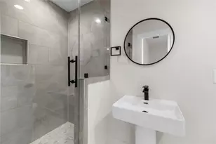 947 Green Meadow St, Houston, TX 77091 - Photo 16