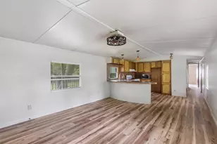 204 1/2 Kerry Rd, Highlands, TX 77562 - Photo 8