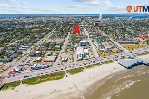 2320 Ave O 1/2, Galveston, TX 77550 - Photo 2