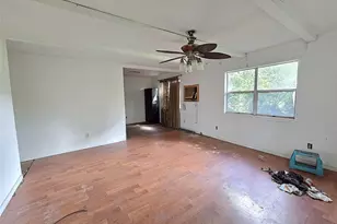 11519 Persimmon St, Willis, TX 77318 - Photo 6