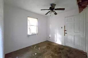 11519 Persimmon St, Willis, TX 77318 - Photo 12