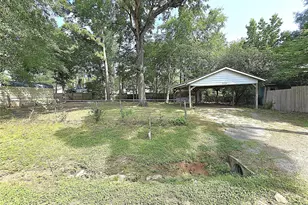 11519 Persimmon St, Willis, TX 77318 - Photo 4