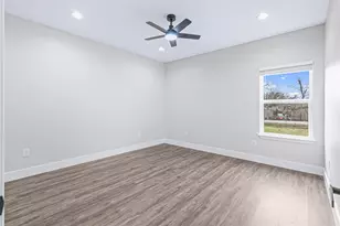 3821 Easy St, Houston, TX 77026 - Photo 6