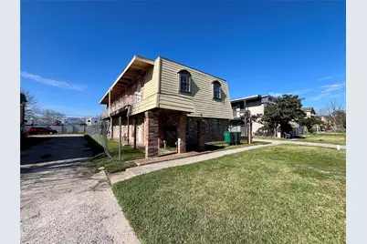 1042 W Village Court #C, Pasadena, TX 77506 - Photo 1