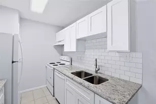 2750 Holly Hall St, Houston, TX 77054 - Photo 8