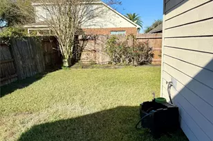 2044 Shore Breeze, Pearland, TX 77584 - Photo 16