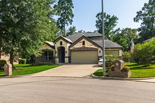 8992 S Comanche Cir, Willis, TX 77378 - Photo 2