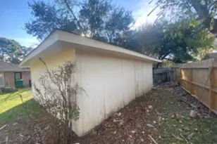 4306 Saratoga Dr, Houston, TX 77088 - Photo 4