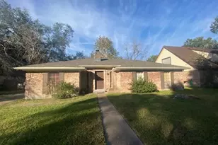 4306 Saratoga Dr, Houston, TX 77088 - Photo 2