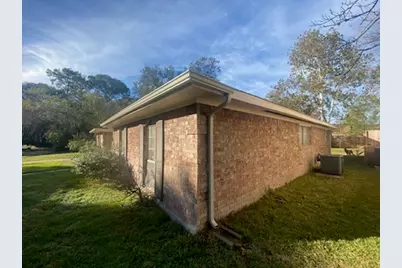 4306 Saratoga Drive, Houston, TX 77088 - Photo 6