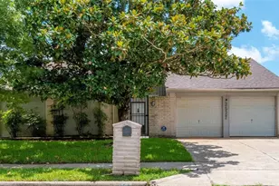 2527 Colonial Ridge Dr, Friendswood, TX 77546 - Photo 2