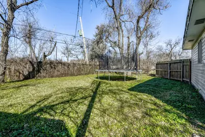 315 Acacia Street, Lake Jackson, TX 77566 - Photo 20