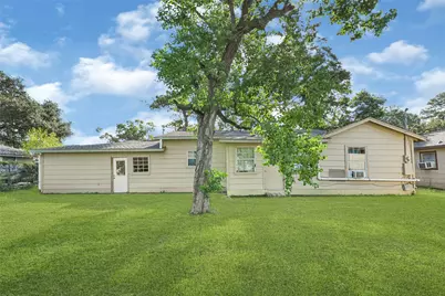 7401 Helmers Street, Houston, TX 77022 - Photo 34