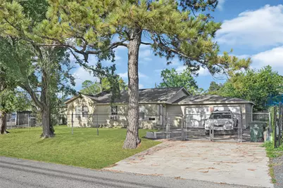 7401 Helmers Street, Houston, TX 77022 - Photo 1