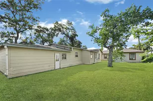 7401 Helmers St, Houston, TX 77022 - Photo 32