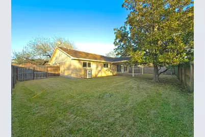 1618 Live Oak Hollow Street, Pearland, TX 77581 - Photo 32