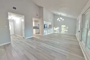 1618 Live Oak Hollow St, Pearland, TX 77581 - Photo 4