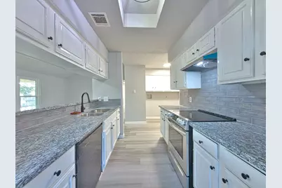 1618 Live Oak Hollow Street, Pearland, TX 77581 - Photo 12