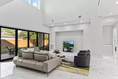 14002 Woodthorpe Lane, Houston, TX 77079 - Photo 10