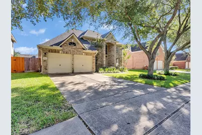 13611 Country Green Court, Houston, TX 77059 - Photo 4