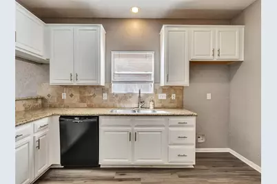 13611 Country Green Court, Houston, TX 77059 - Photo 14