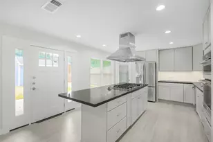 1710 Willowby Dr, Houston, TX 77008 - Photo 12