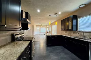 1105 Melbourne St, Houston, TX 77022 - Photo 6
