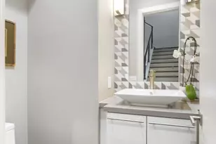 205 Portland St, Houston, TX 77006 - Photo 16