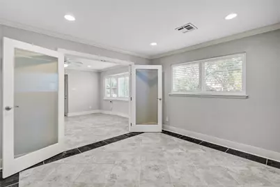 10303 Greenwillow Drive, Houston, TX 77035 - Photo 12