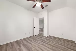 8410 Columbus Ct, Pearland, TX 77584 - Photo 34