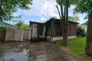 10246 Flaxman St, Houston, TX 77029 - Photo 2