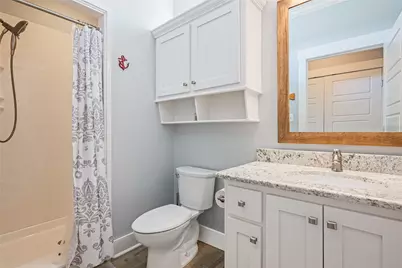 909 Helen Blvd, Crystal Beach, TX 77650 - Photo 32
