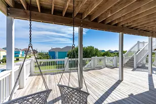 909 Helen Blvd, Crystal Beach, TX 77650 - Photo 10