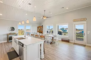 909 Helen Blvd, Crystal Beach, TX 77650 - Photo 24