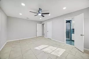 1703 Raintree St, Baytown, TX 77520 - Photo 10
